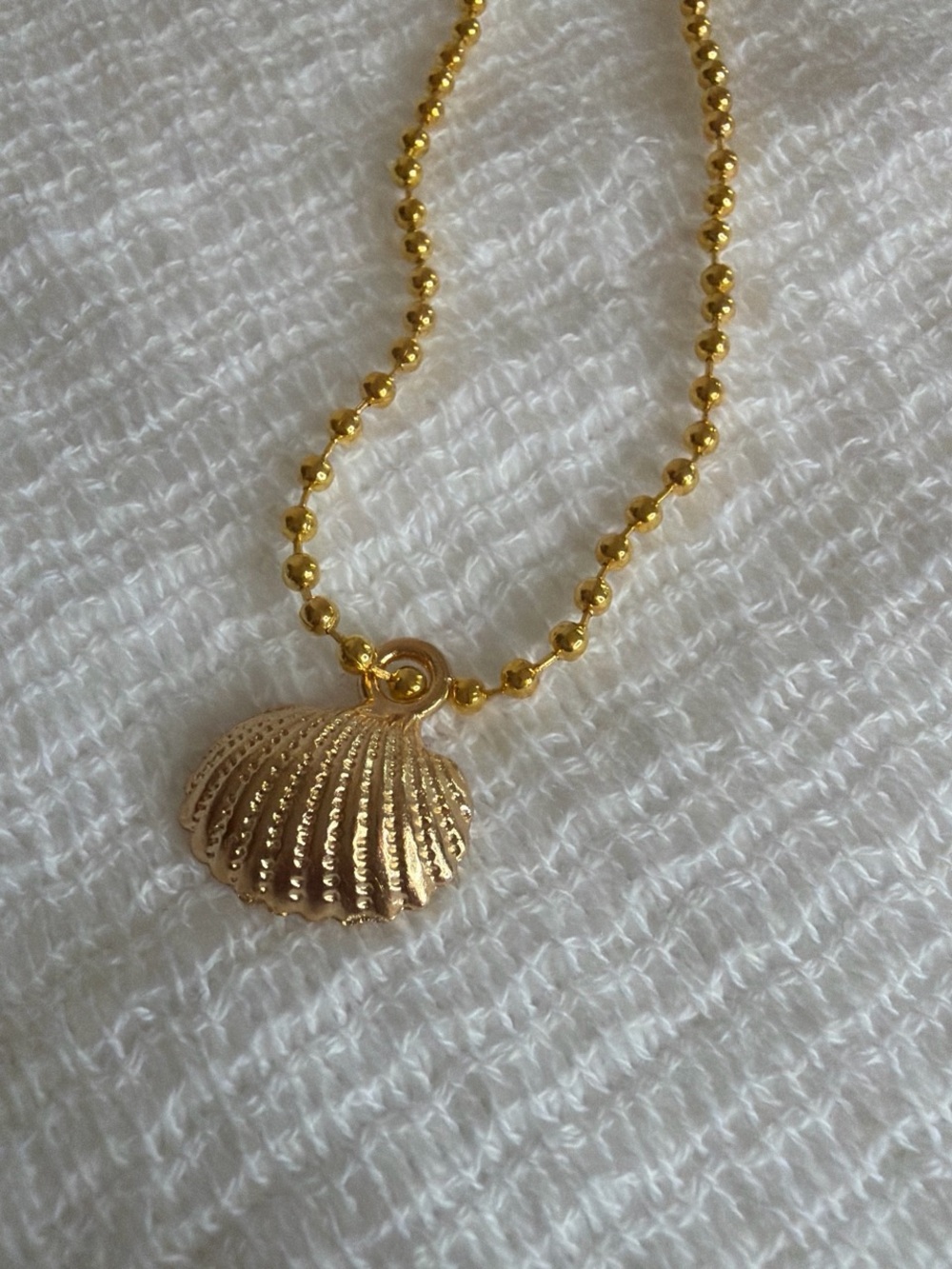 LileeLoo Gold Shell Charm Necklace for Women - Shiny Gold Pendant